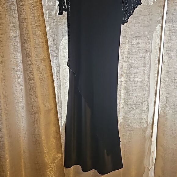 Beautiful black gown - knitted fabric over satin - Picture 4 of 8